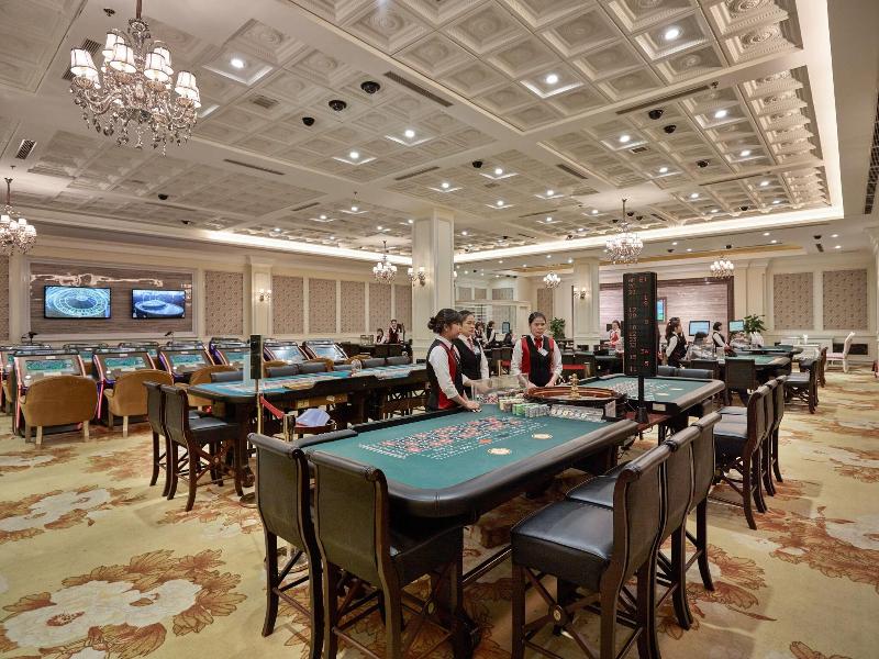 Royal Halong Hotel image