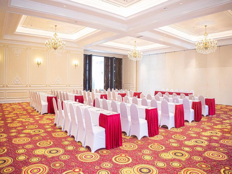 Royal Halong Hotel image