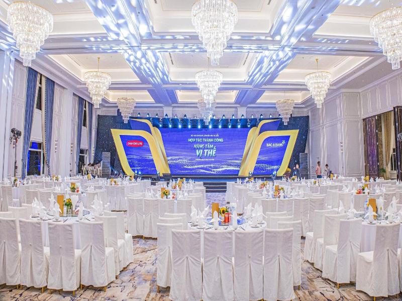 Royal Halong Hotel image