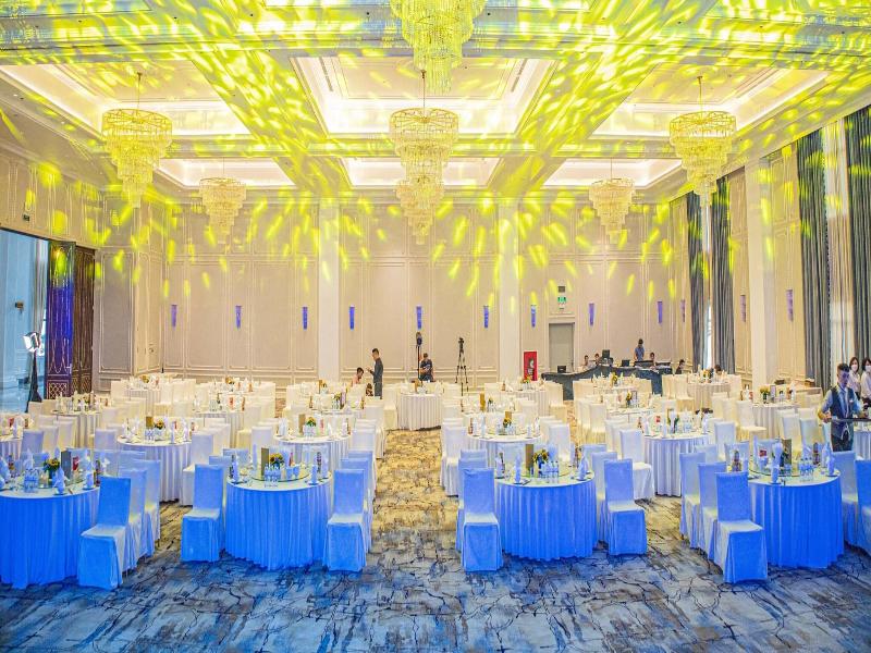 Royal Halong Hotel image