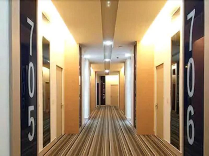 i-Deal Hotel image