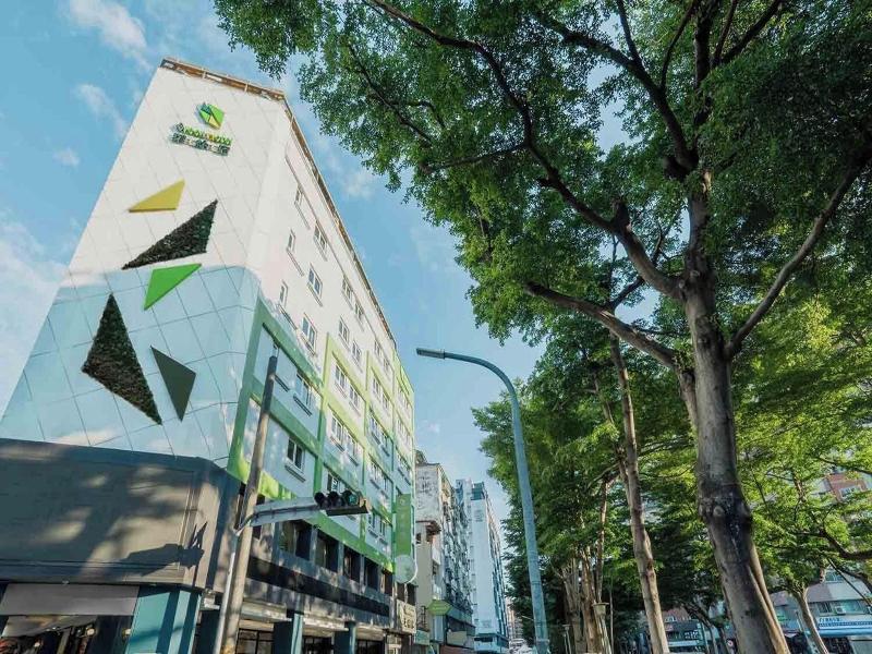 Green Hotel-Fengjia image