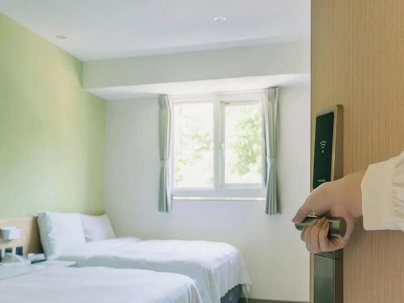 Green Hotel-Fengjia image