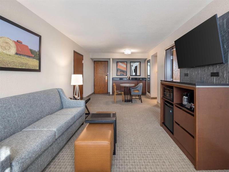 Drury Inn Suites Paducah image