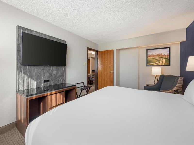 Drury Inn Suites Paducah image