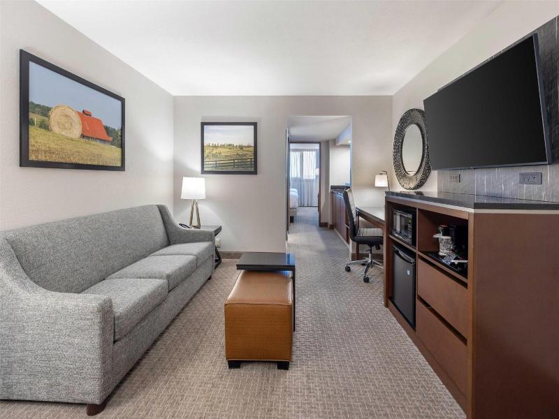 Drury Inn Suites Paducah image