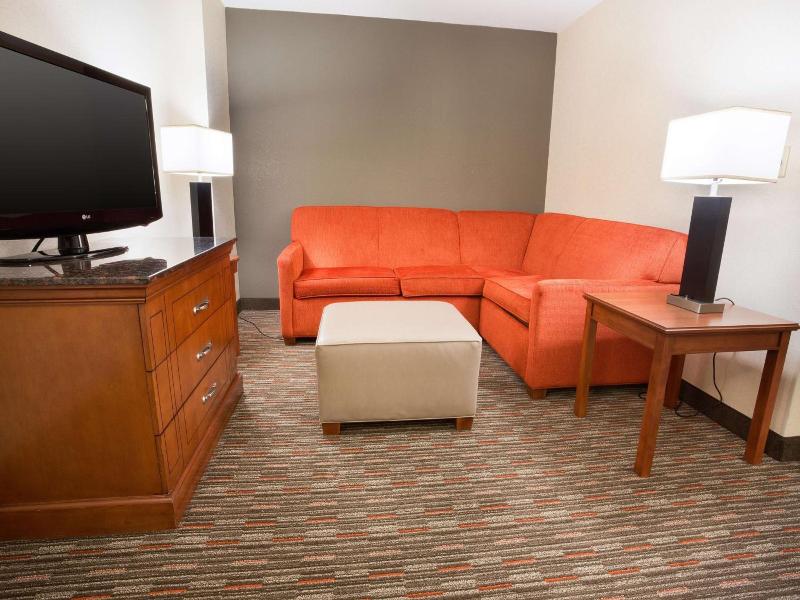 Drury Inn Suites Columbus Grove City image