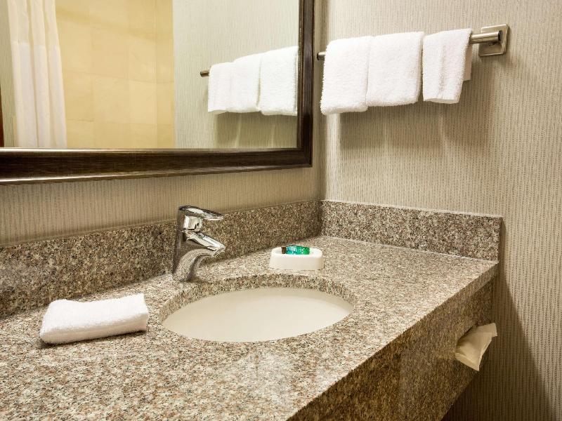 Drury Inn Suites Columbus Grove City image