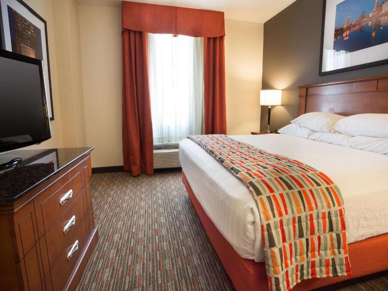 Drury Inn Suites Columbus Grove City image