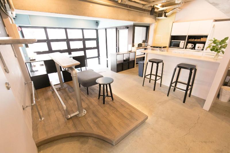 hostel DEN image