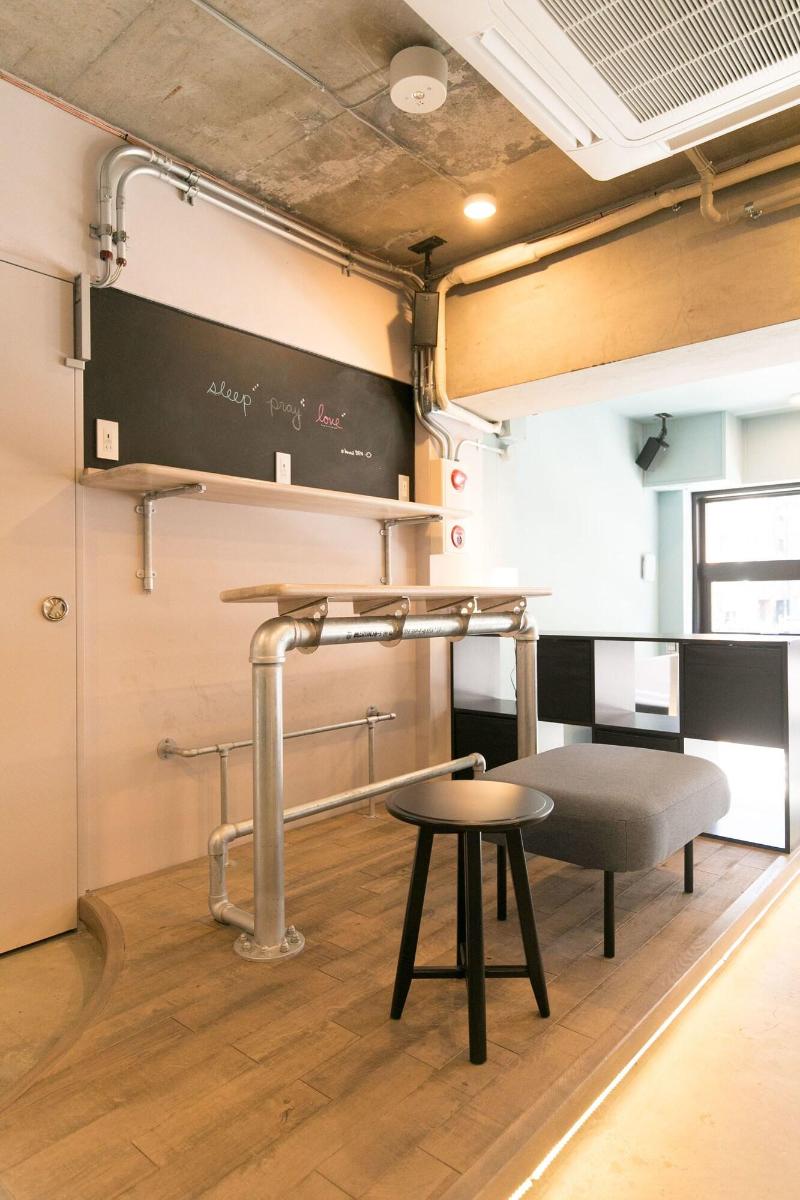 hostel DEN image