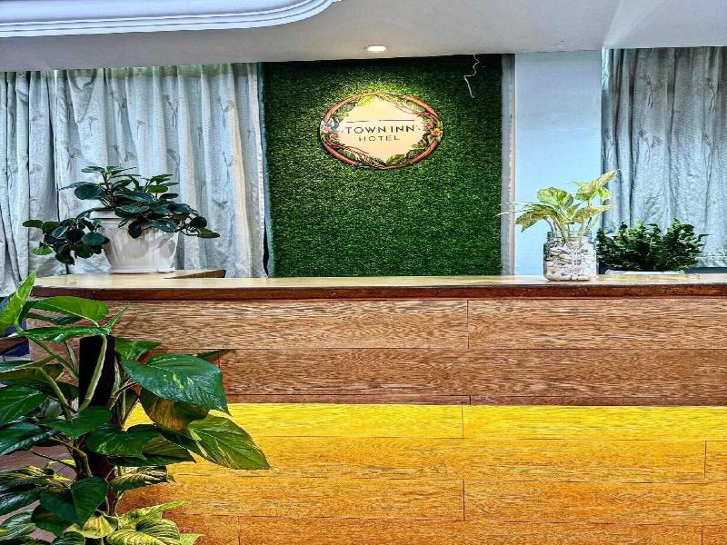 Town Inn