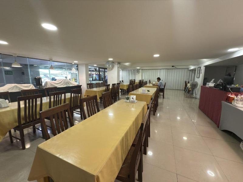 Regent Ngamwongwan Hotel image