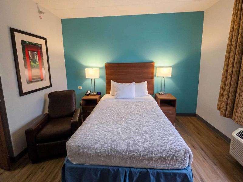 Mainstay Suites Chicago Hillside image