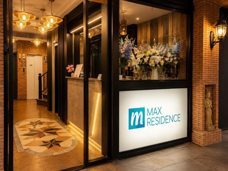 Max Hotel image