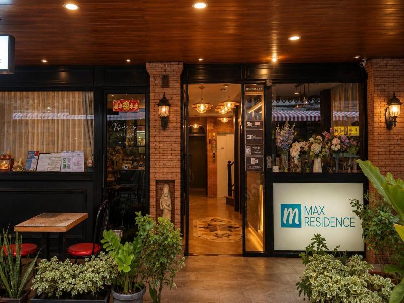 Max Hotel image