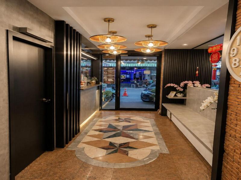 Max Hotel image