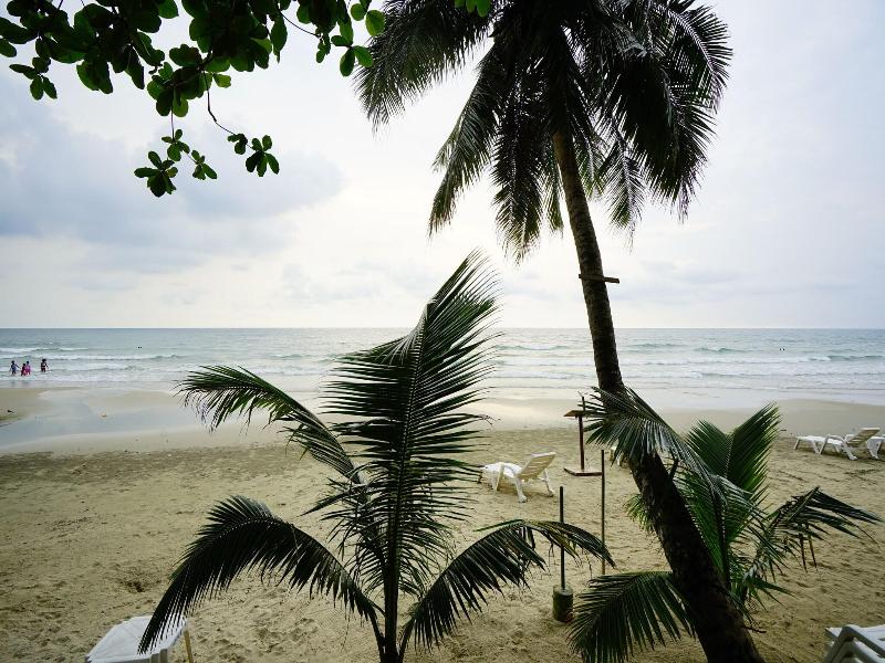 Apple Beachfront Resort image