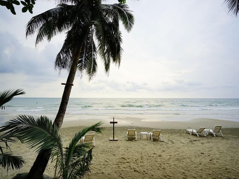 Apple Beachfront Resort image