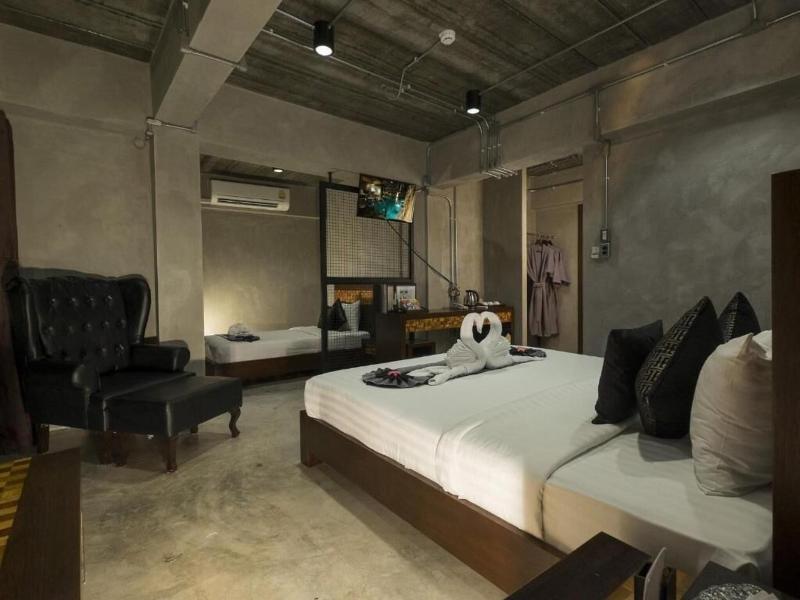 Thapae Loft Hotel