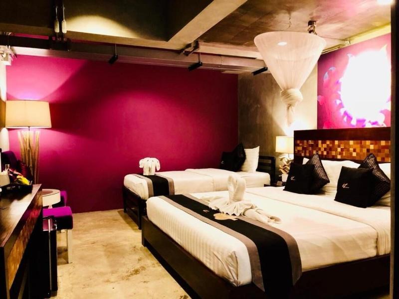 Thapae Loft Hotel