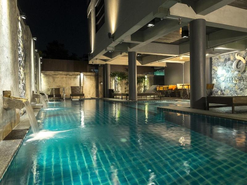 Thapae Loft Hotel