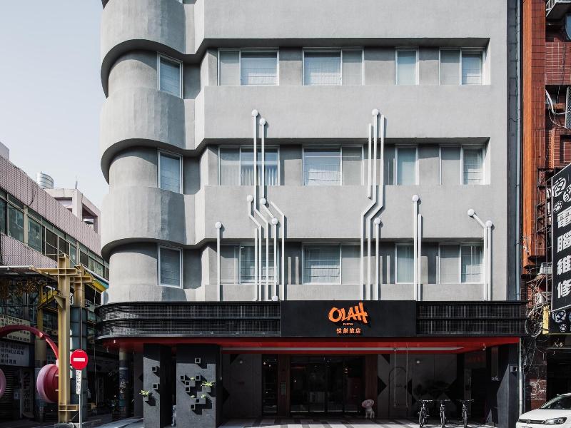 Reloading Hotel image