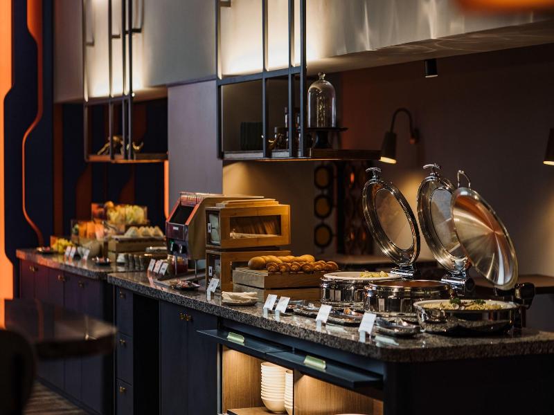 Reloading Hotel image