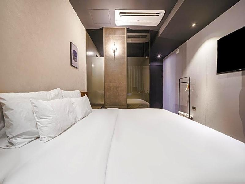 Brown Dot Hotel Business Busan Station image
