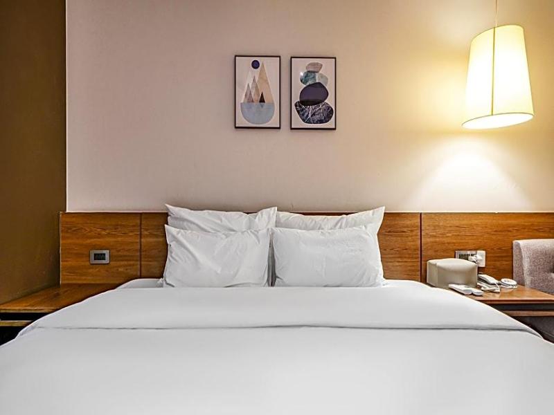 Brown Dot Hotel Business Busan Station image