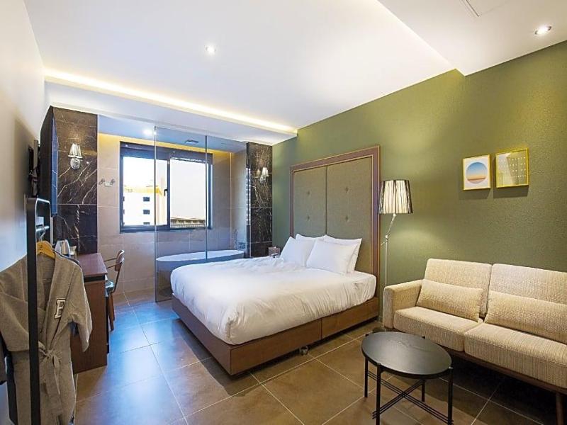 Brown Dot Hotel Business Busan Station image