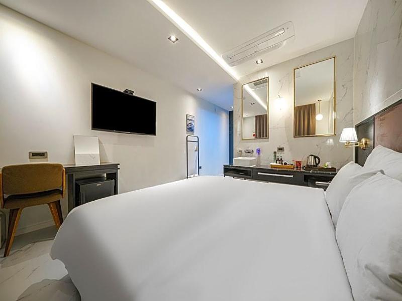Brown Dot Hotel Business Busan Station image