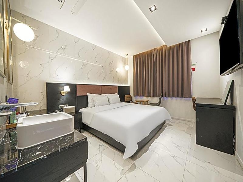 Brown Dot Hotel Business Busan Station image