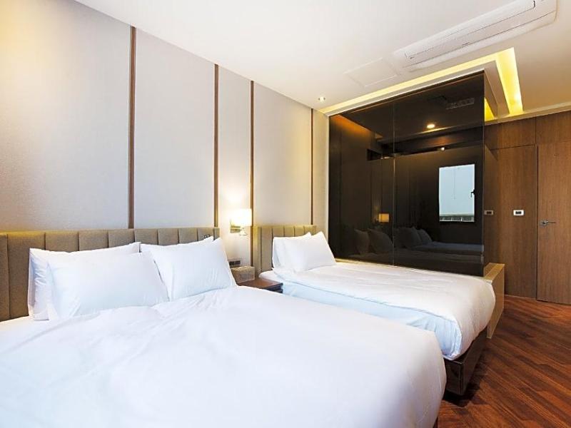 Brown Dot Hotel Business Busan Station image
