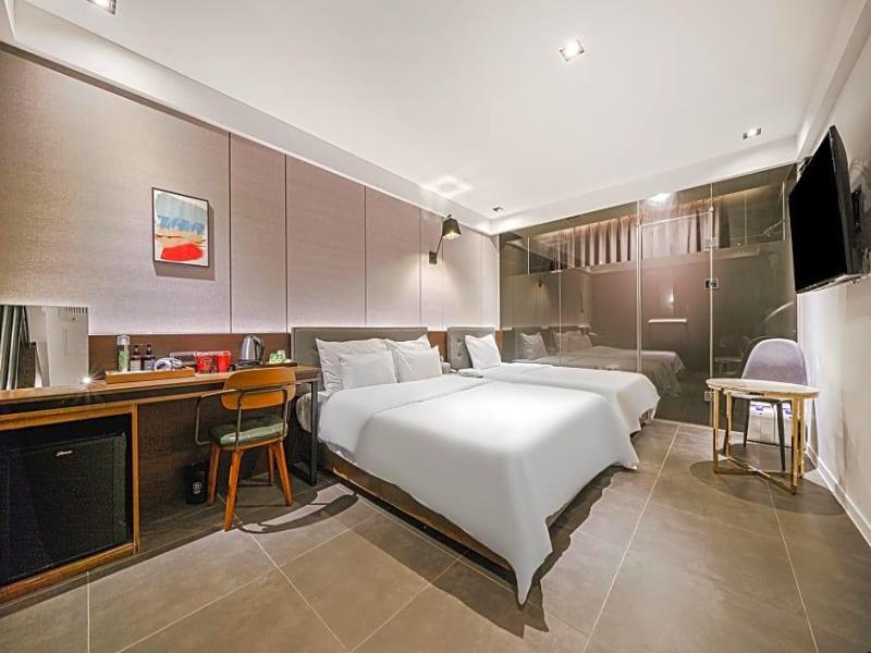 Brown Dot Hotel Business Busan Station image