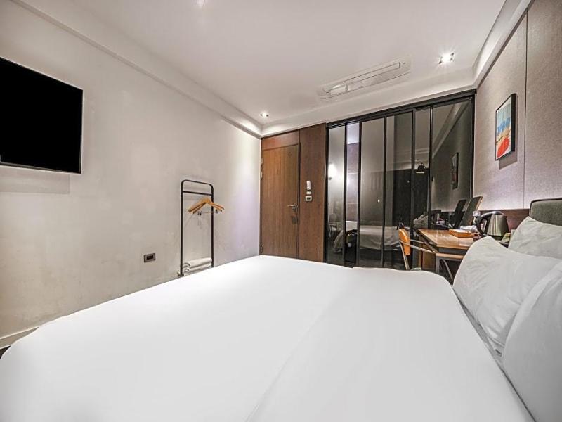 Brown Dot Hotel Business Busan Station image