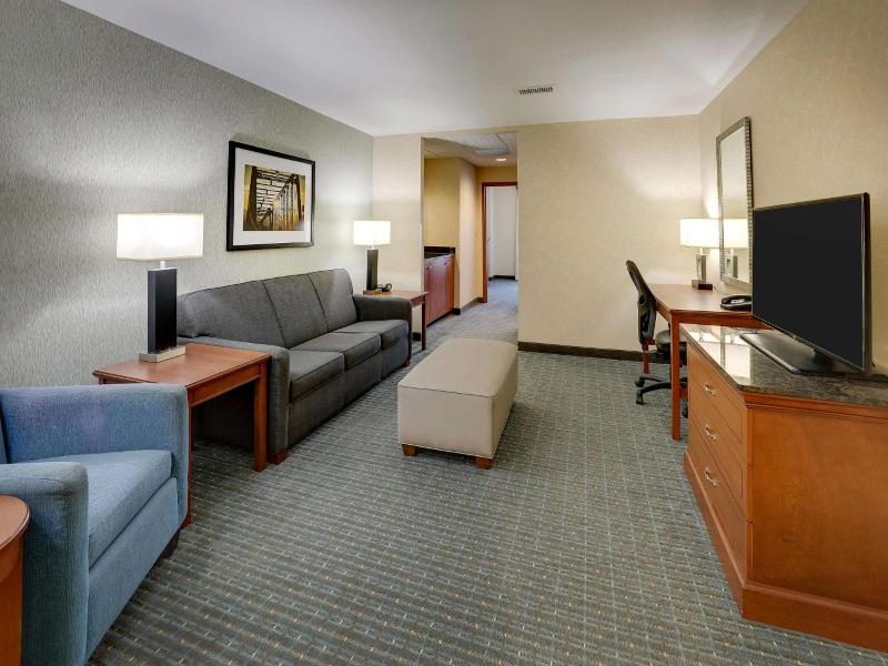 Drury Inn Suites Grand Rapids image