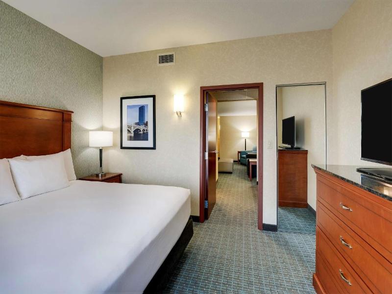 Drury Inn Suites Grand Rapids image