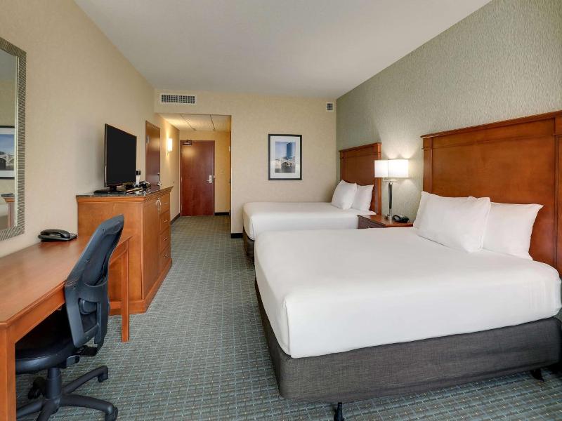 Drury Inn Suites Grand Rapids image
