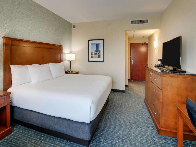 Drury Inn Suites Grand Rapids image