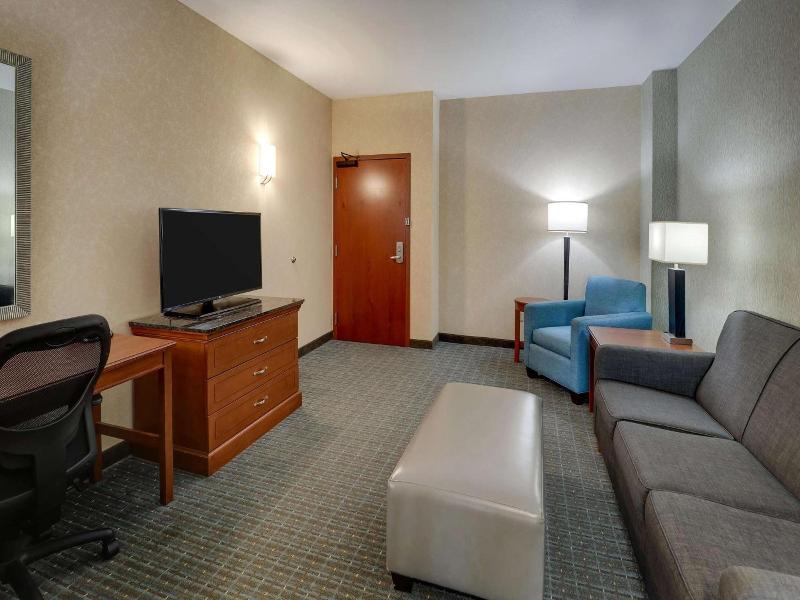 Drury Inn Suites Grand Rapids image