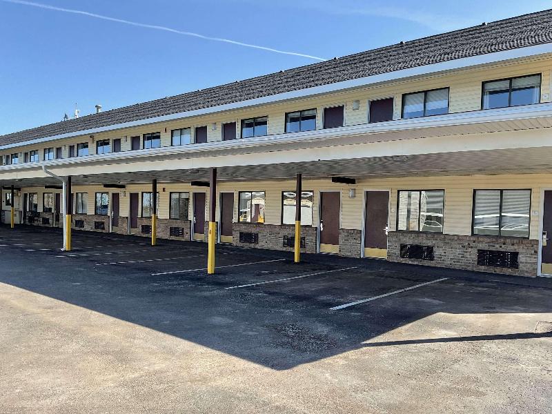 Baymont by Wyndham Petoskey image