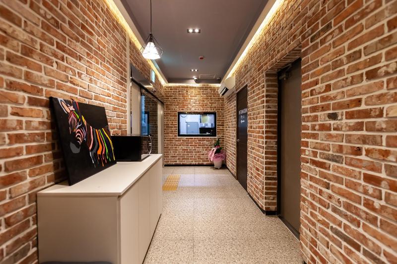 No.25 Hotel Busan (Seomyeon subway station)