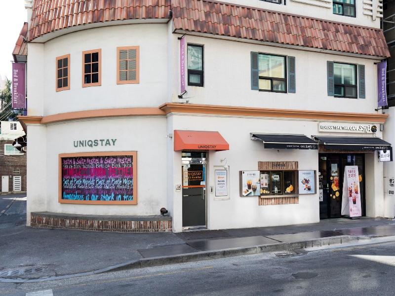 Uniqstay Bed & Breakfast image