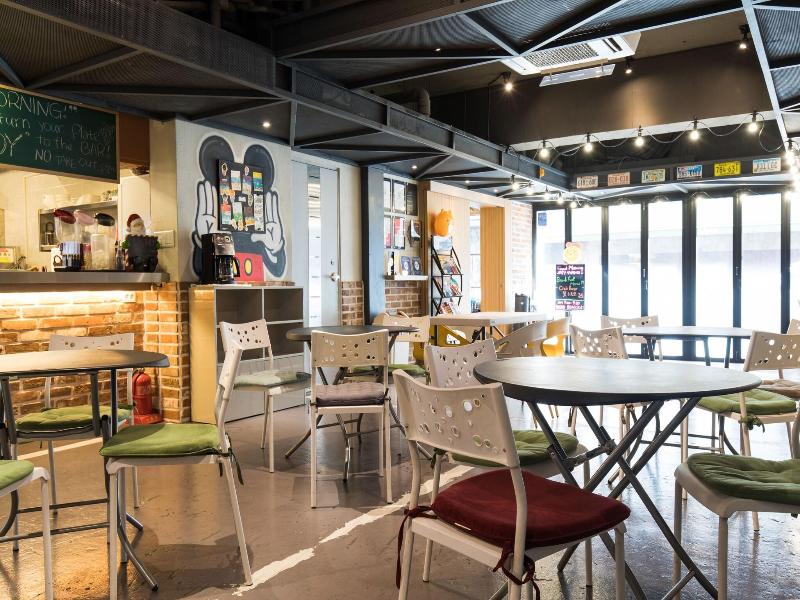 Uniqstay Bed & Breakfast image