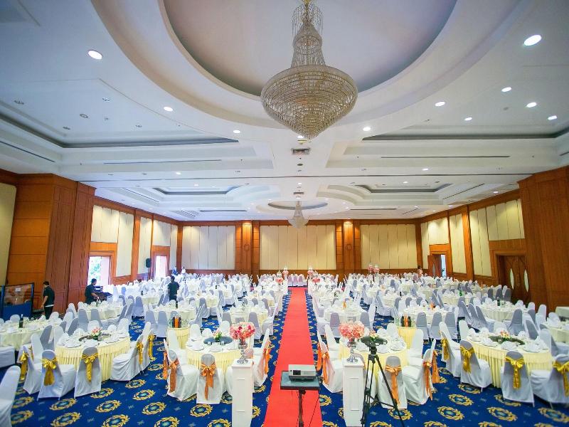 Grand Park Hotel
