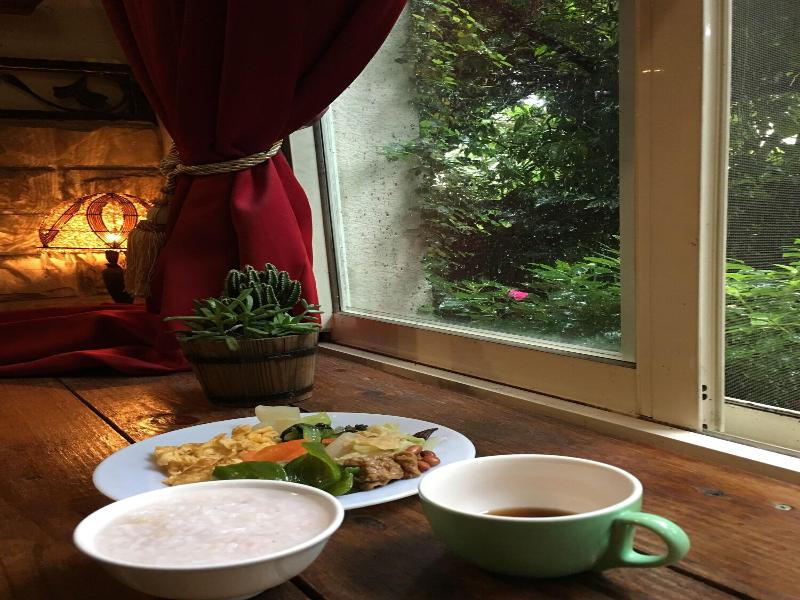 Puli Town Bed and Breakfast image