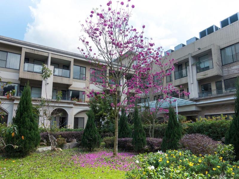 Tai-Yi Red Maple Resort image
