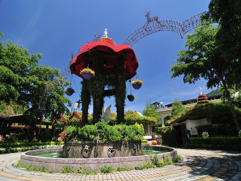 Tai-Yi Red Maple Resort image