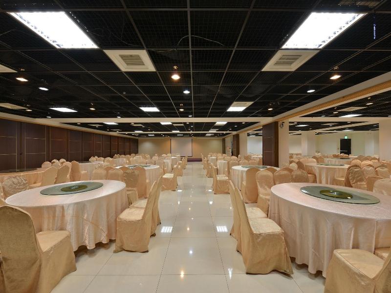Tai-Yi Red Maple Resort image